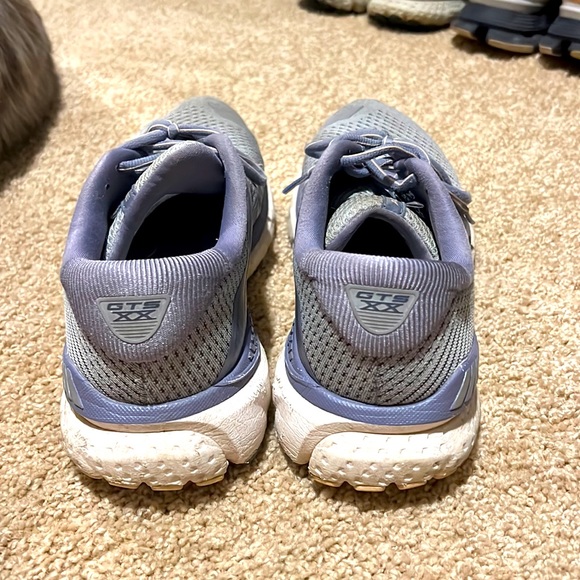 Brooks Adrenaline 20 - Picture 2 of 3